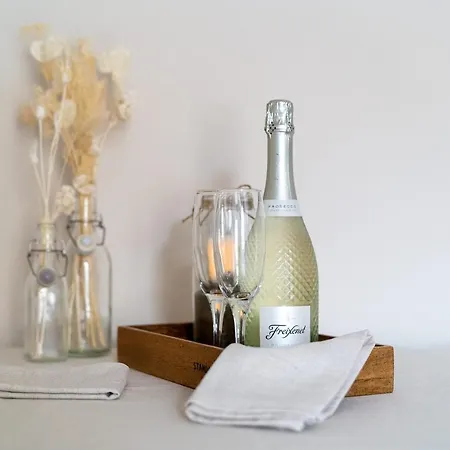 Stowaways Loft * Γουίτμπι