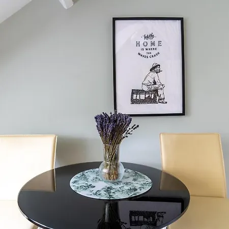 דירה Stowaways Loft
